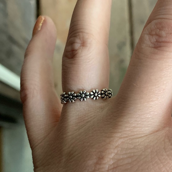 STERLING SILVER DAISY RING - Picture 3 of 6